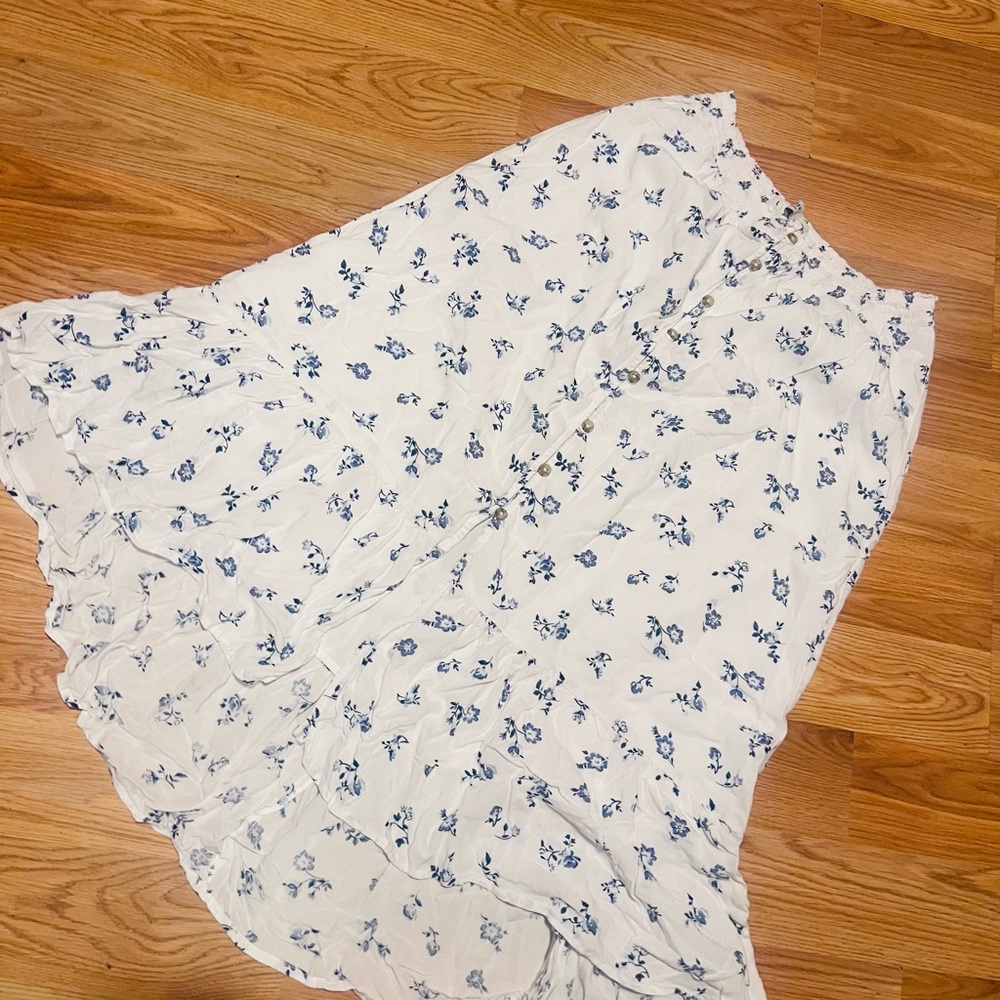 Hollister White Maxi Skirt with Blue Floral Print - Picture 3 of 4